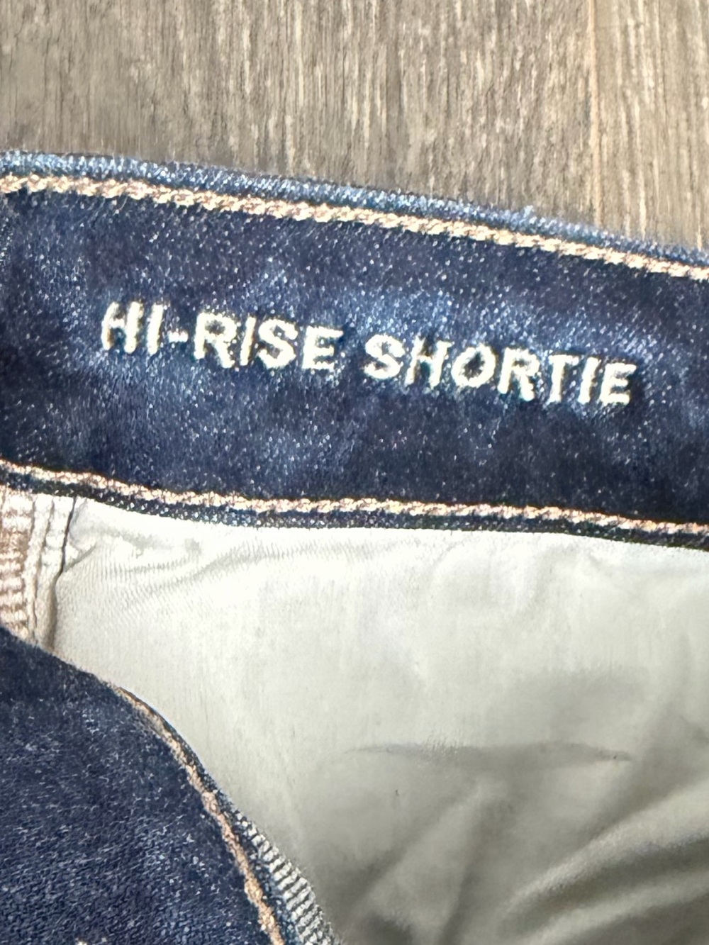 America Eagle Hi-Rise Shortie Denim Shorts Dark Wash Hem Stretch Size 4 Y2K - Picture 6 of 7